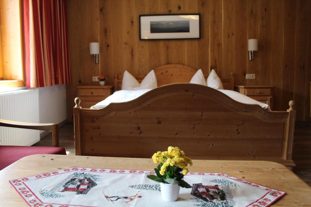 Hotel Berghof Berwang Esterno foto
