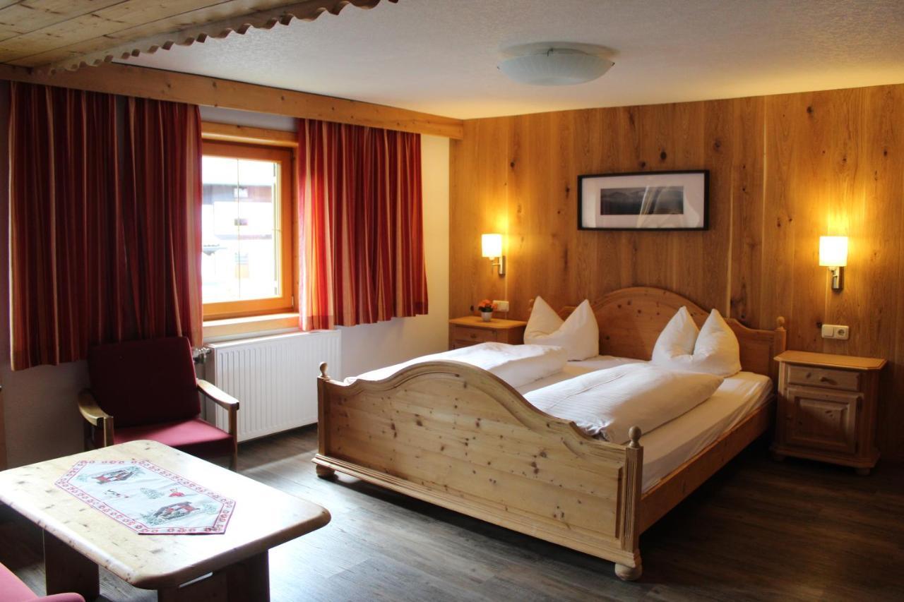 Hotel Berghof Berwang Esterno foto