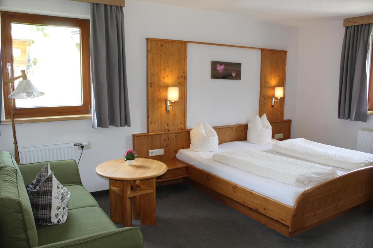 Hotel Berghof Berwang Esterno foto